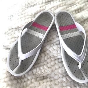 🩴 White women Summer Sandals EUC. Size 6